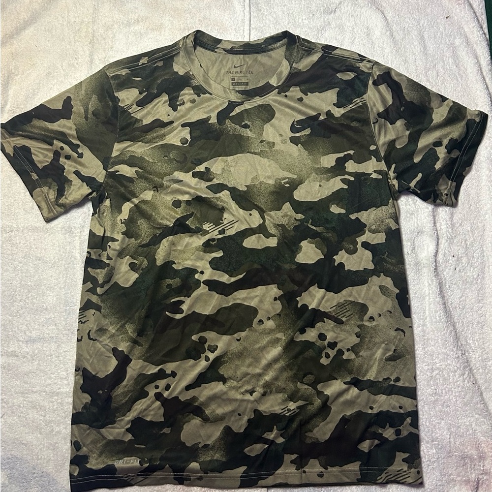 NIKE Camo T-Shirt